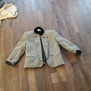 Vintage Jones New York 100% Virgin Wool Houndstooth Blazer – Size 8P – Excellent